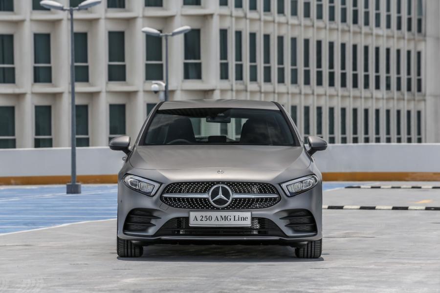  Mercedes-Benz A250 AMG Line (W177) 2018 года  (MY) (фото 16 из 24)